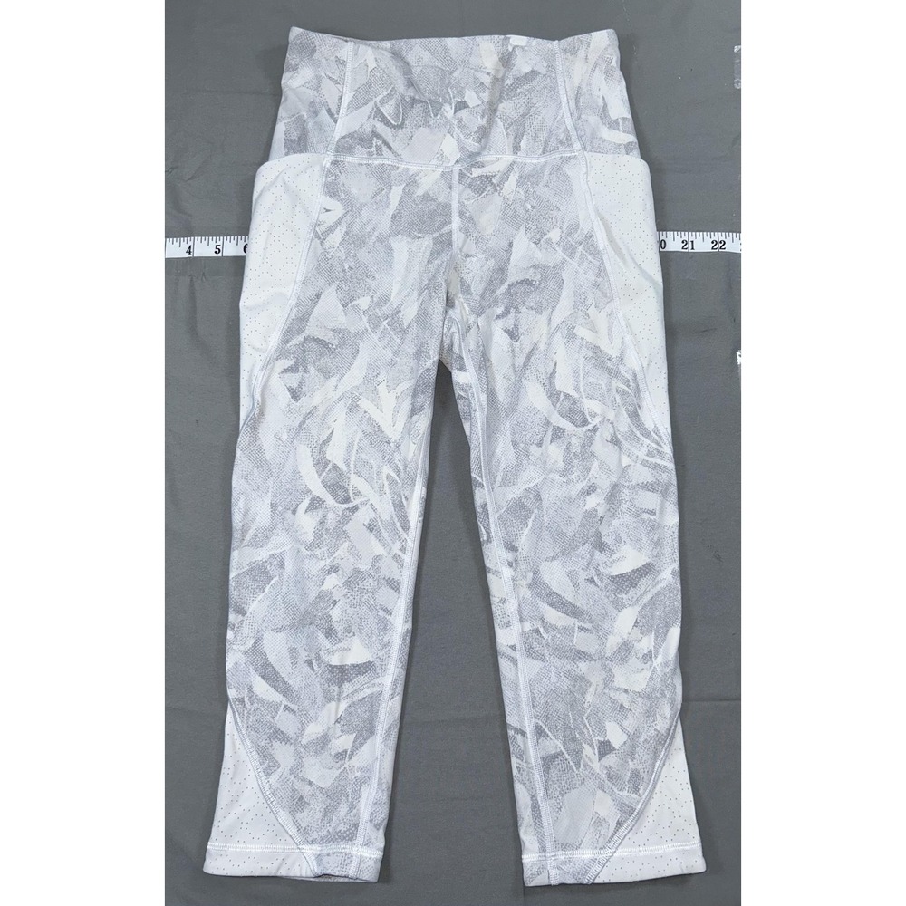 Lululemon Crop Leggings Womens 6 White Camo High Rise Capri Running Athletic